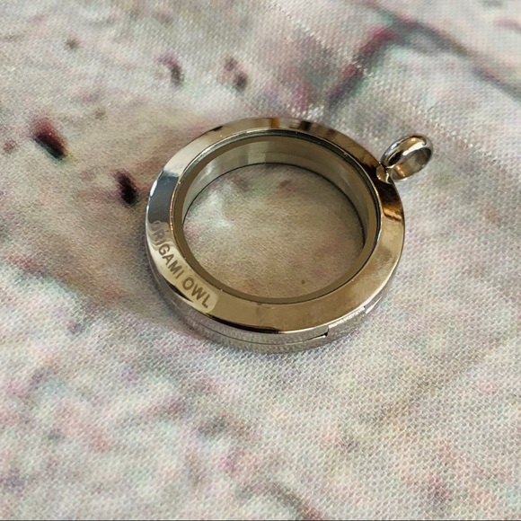 Origami Owl Retired/Hard To Find Silver Locket - Picture 6 of 6